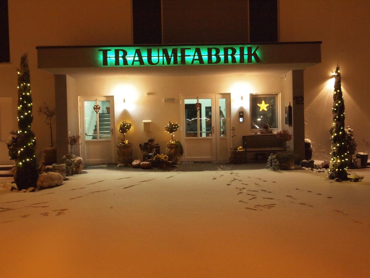 Hotel Traumfabrik Buettelborn Exterior photo